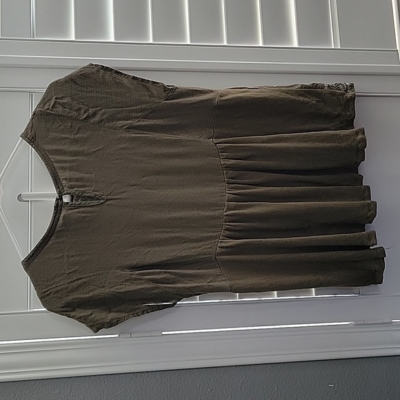 Top - Picture 3 of 6